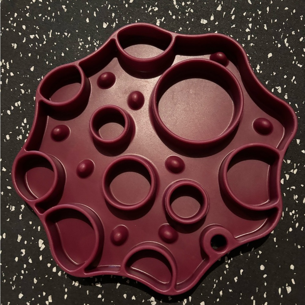 Lick mat/slow feeder bowl